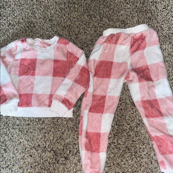 2 piece pink checkered outfit 4T - Picture 1 of 3